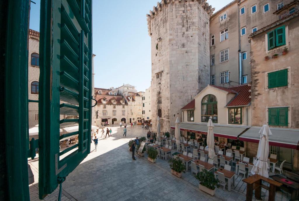 Tower Square Apartments Split Chambre photo